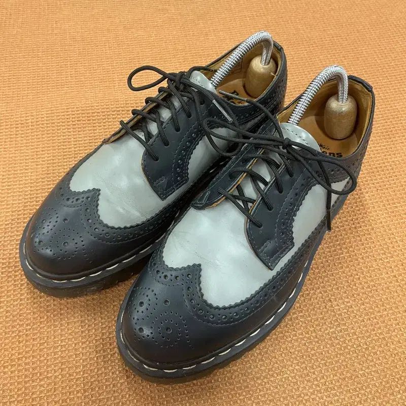 DR. MARTENS(ドクターマーチン) 14399 ウイングチップ