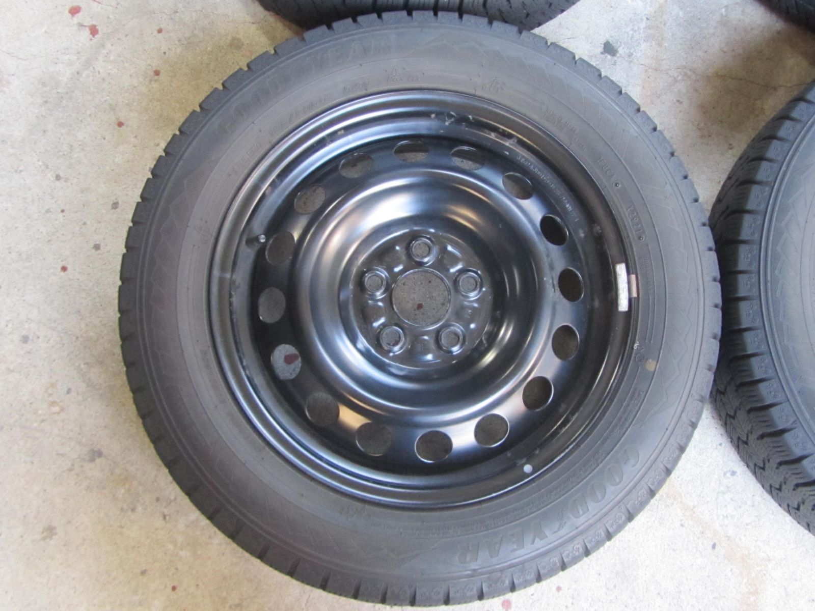 グッドイヤー アイスナビ8