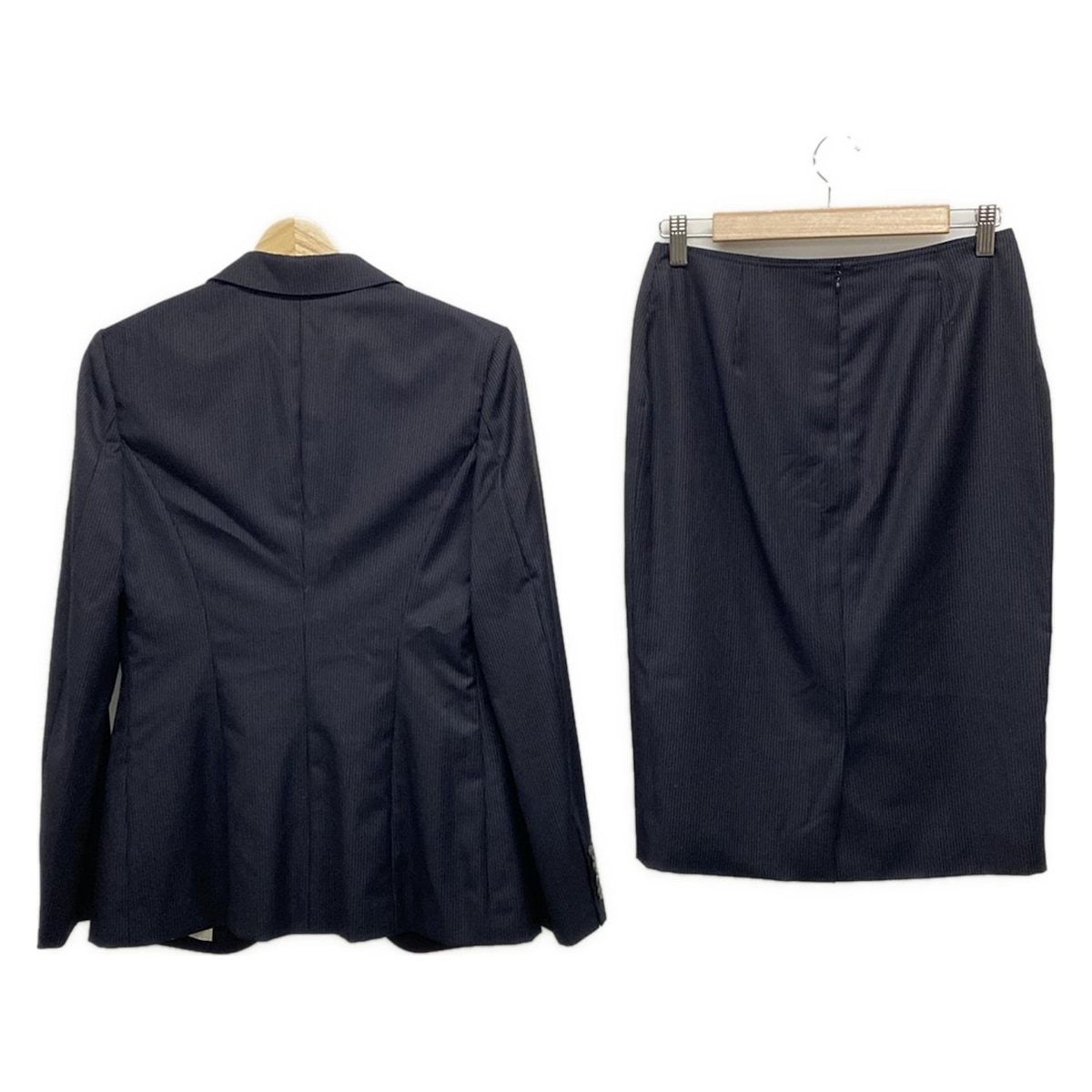 Brioni ブリオーニ スカートスーツ レディース - 黒×白 ストライプ