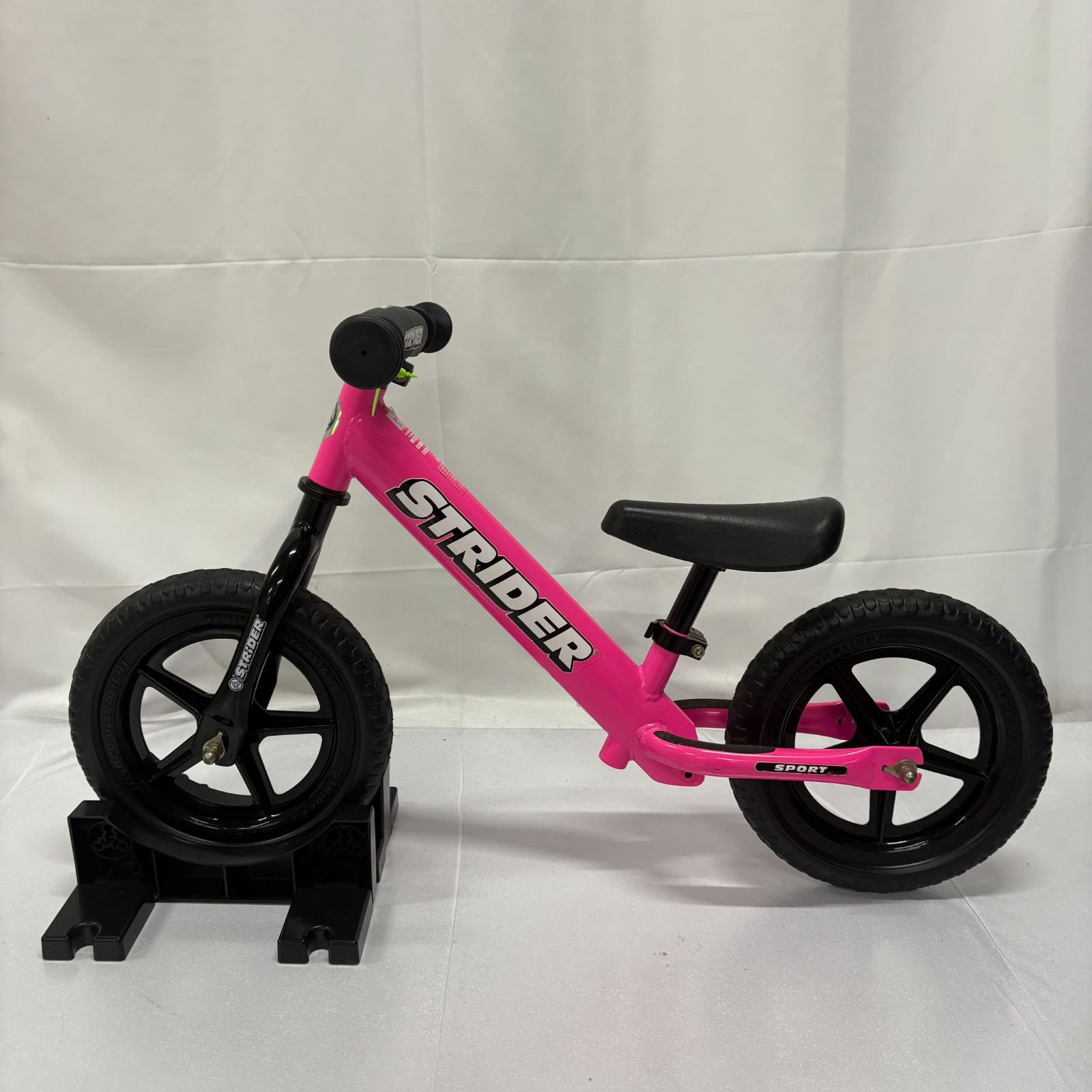2024-25 秋冬新作  ハイブランドの STRIDER 美品 12 バランスバイク スポーツ ストライダー SPORT 自転車本体