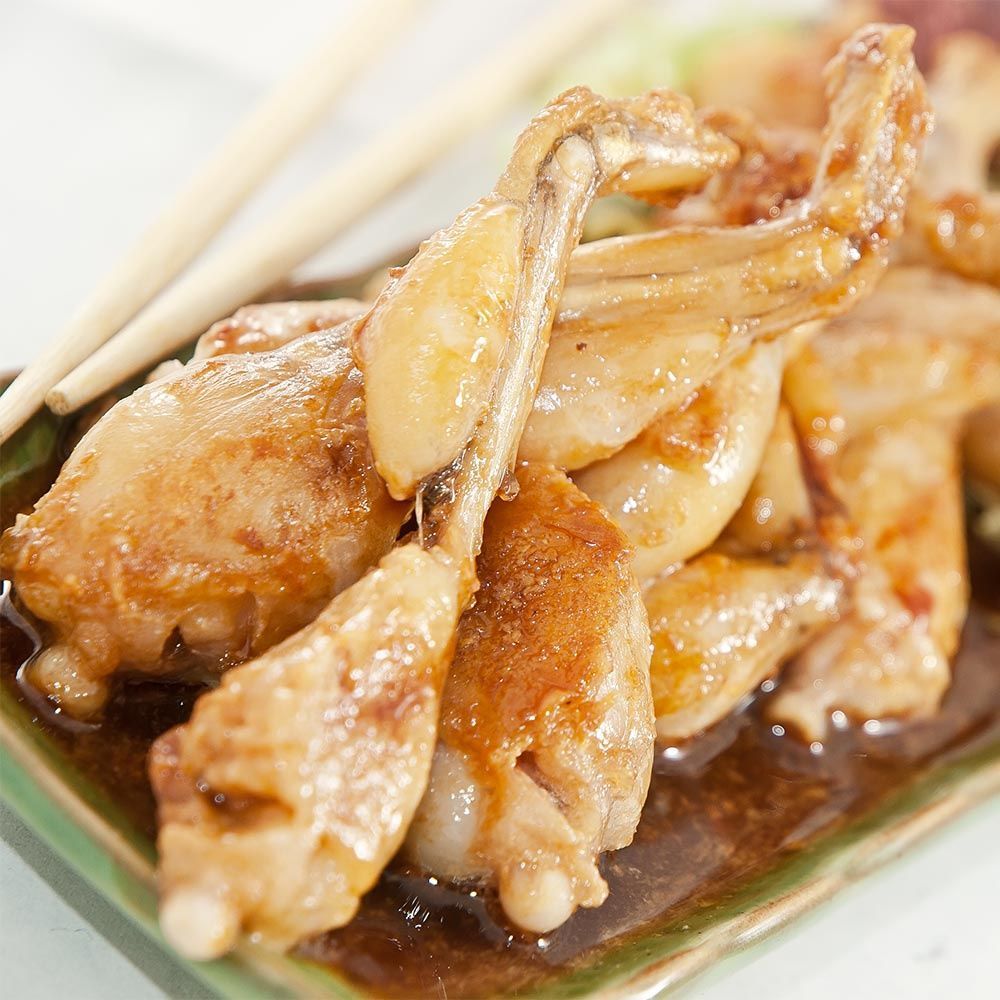 食用ガエル足 フロッグレッグ 牛カエル腿 アカガエル（田鶏）食用ウシガエル足のモモ肉 牛蛙腿 干鍋牛蛙 冷凍食品 (１ｋｇ) - メルカリ