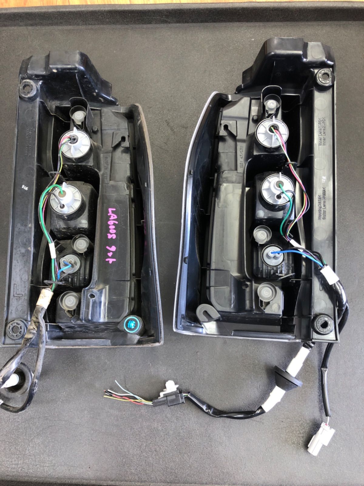 ダイハツ タントカスタム後期 LA600S 純正テールライト 左右