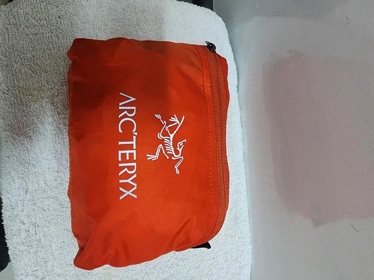 ARC TERYX アークテリクス 펙 シェルター レインカバー