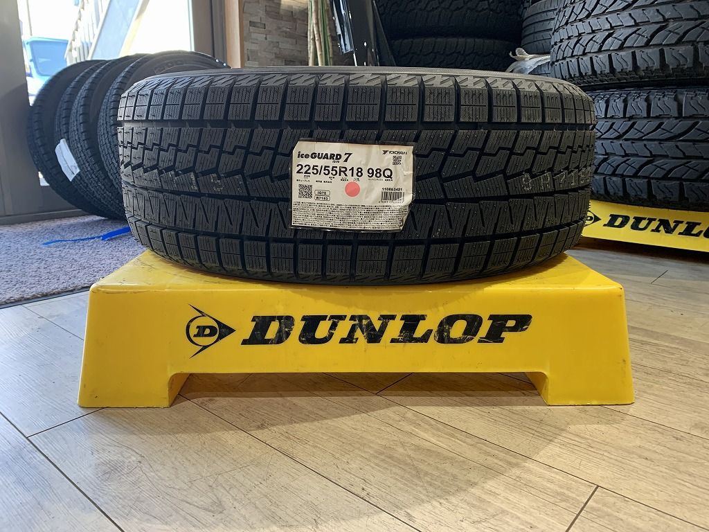 新品 YOKOHAMA iceGUARD iG70 225/55R18 98Q 18インチ スタッドレス 4本 21年製 アウトランダー デリカD:5 エルグランド等　(VTF916) ヨコハマタイヤ（YOKOHAMA TIRE） 4本セット ice GUARD 7 R7108 225