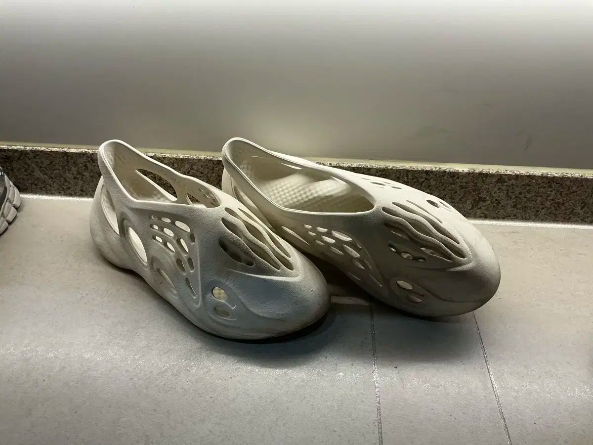 塩水水槽】 FORM RUNNER ? イージーフォームランナー 28.5