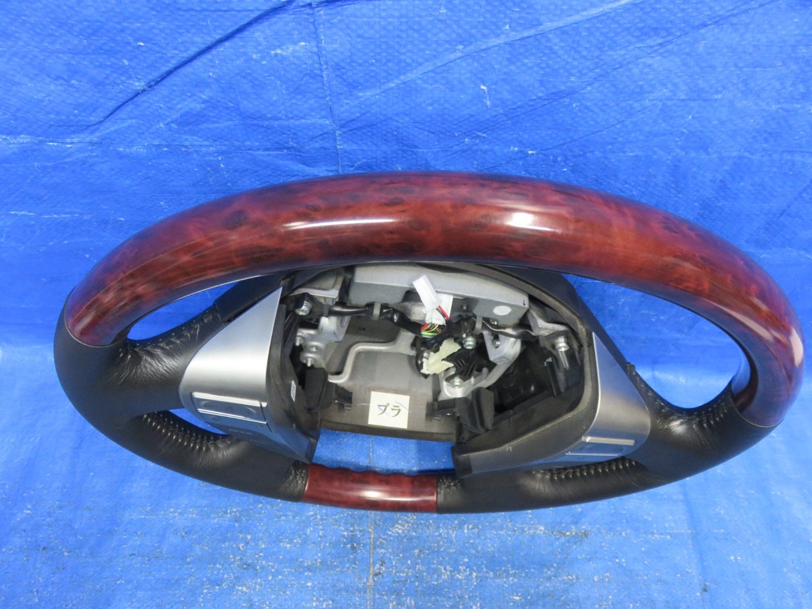 【在庫一掃】20系アルファード / 20系ヴェルファイア ステアリング サイドスイッチパネル [艶有茶木目/片側] シルクブレイズ SB-PNL-182 ステアリングを交換してみた   前編（トヨタ ヴェルファイア