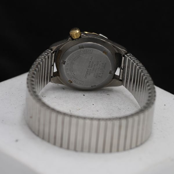 シチズン 6018-G12625 エアダイバーズウォッチ 200m デイト QZ