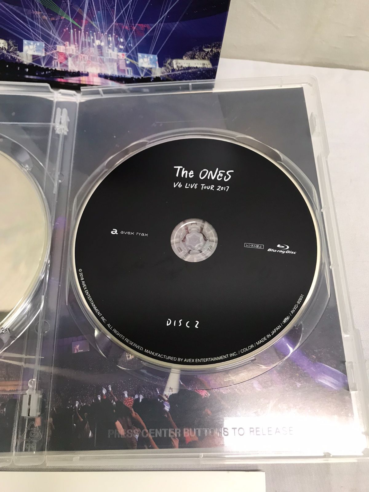 V6 LIVE TOUR 2017 The ONES(Blu-ray Disc2枚組)(通常盤) - メルカリ