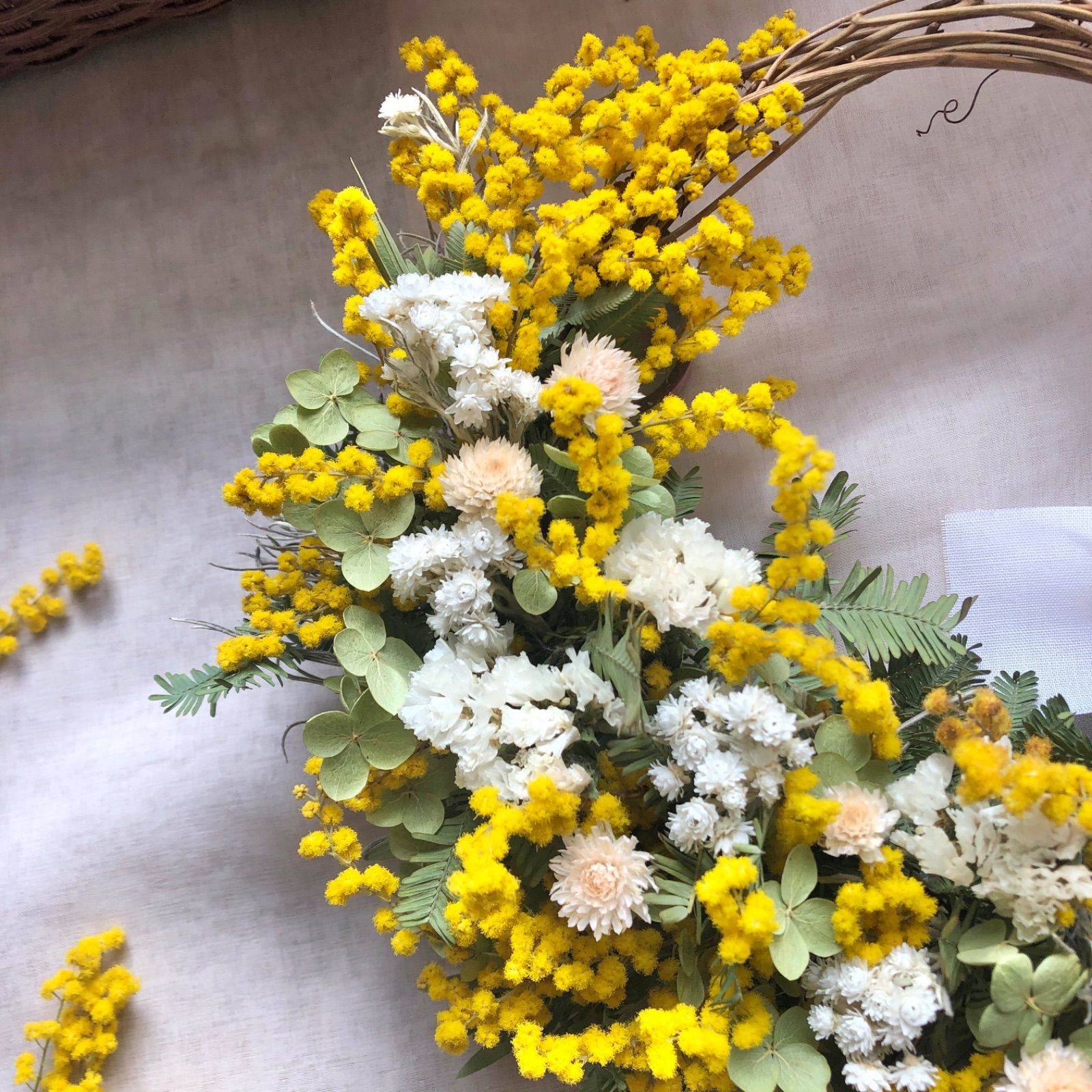 Natural＊ころころミモザとホワイトリース＊ドライフラワーリース