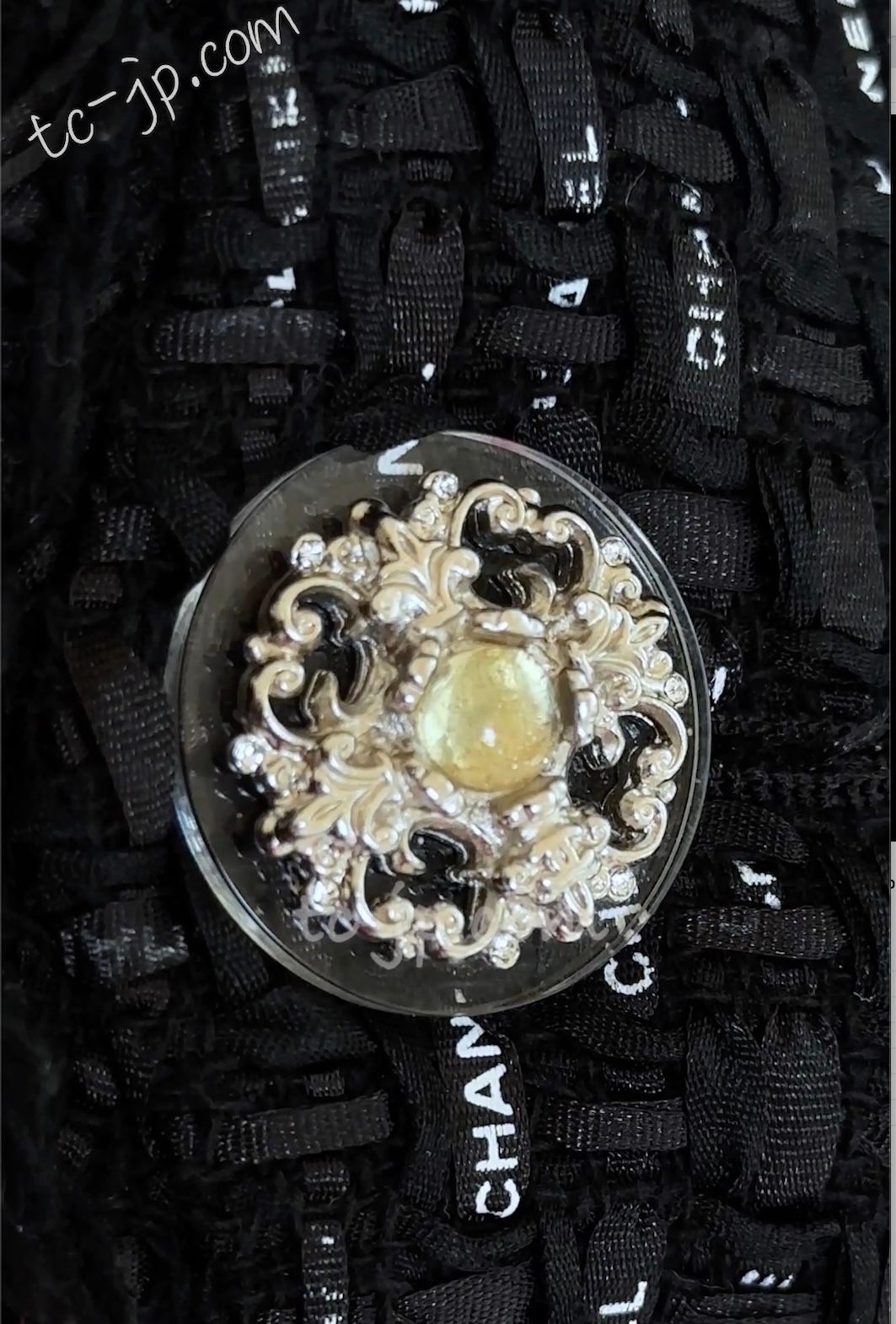 シャネル ジャケット CHANEL 131万 ブラック ロゴ リボンテープ 憧れの