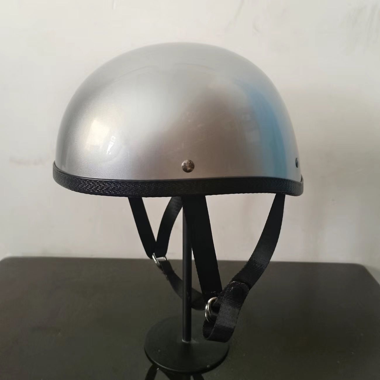 SORKSCER レトロドイツ風小型ハーフヘルメット – 強化ガラス鋼製、軽量 