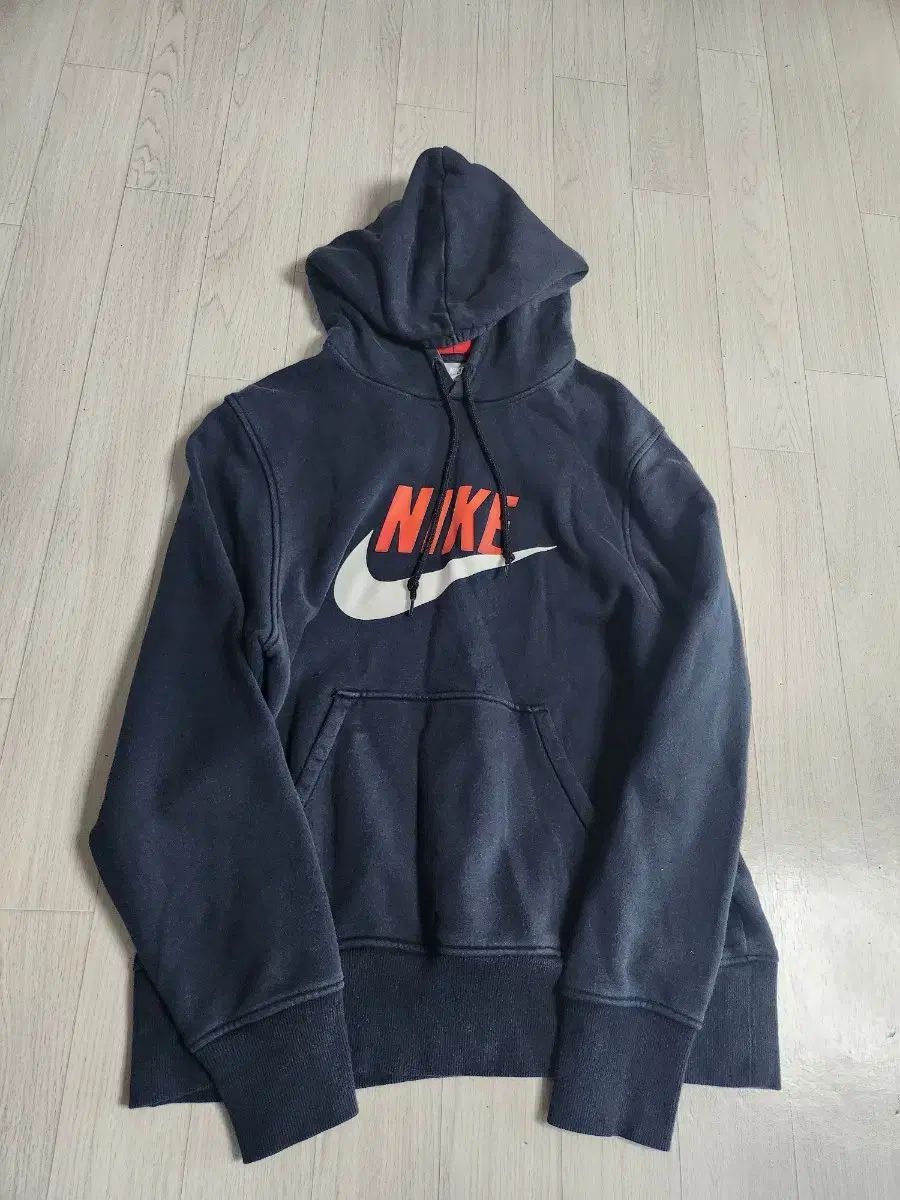 Nike(ナイキ） 正規品 フード付きTシャツ 100