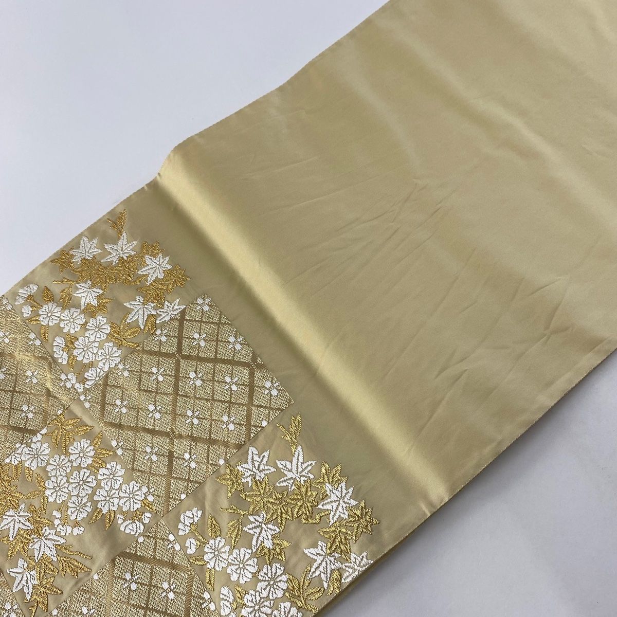 袋帯 美品 逸品 山口美術織物 落款あり 花菱雲錦文 桜 唐織 金糸 金色 六通 正絹 中古 袋帯 美品 逸品 山口美術織物 落款 花菱雲錦文 桜 唐織 金糸 金色 六通