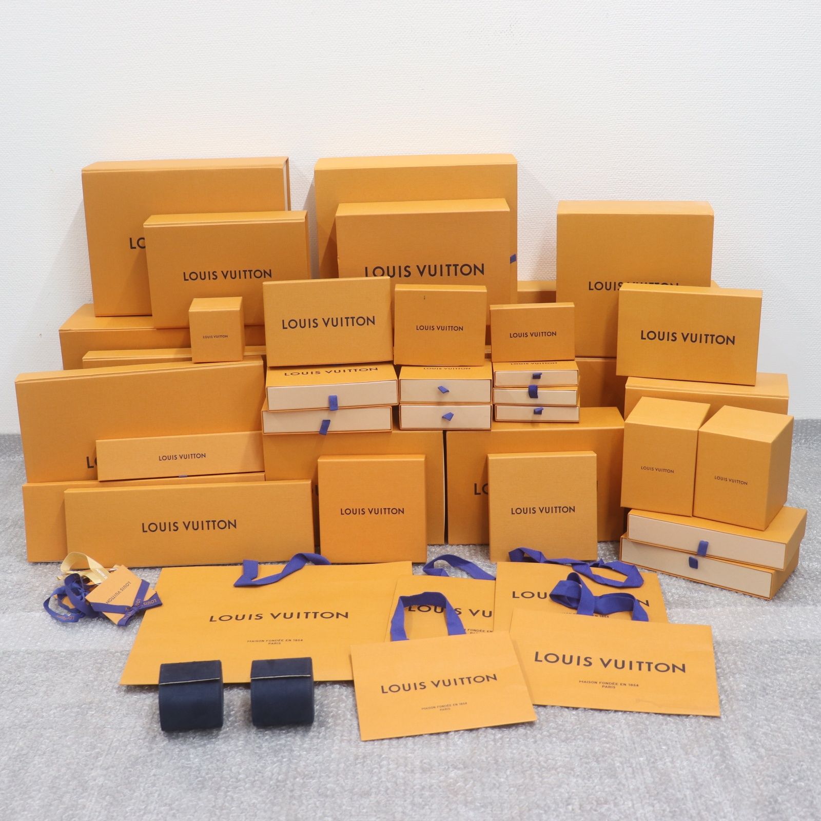 (2) LOUIS　VUITTON　ルイヴィトン空箱 4点セット LOUIS VUITTON 空箱 ギフトボックス ルイヴィトン 4点ラッピング