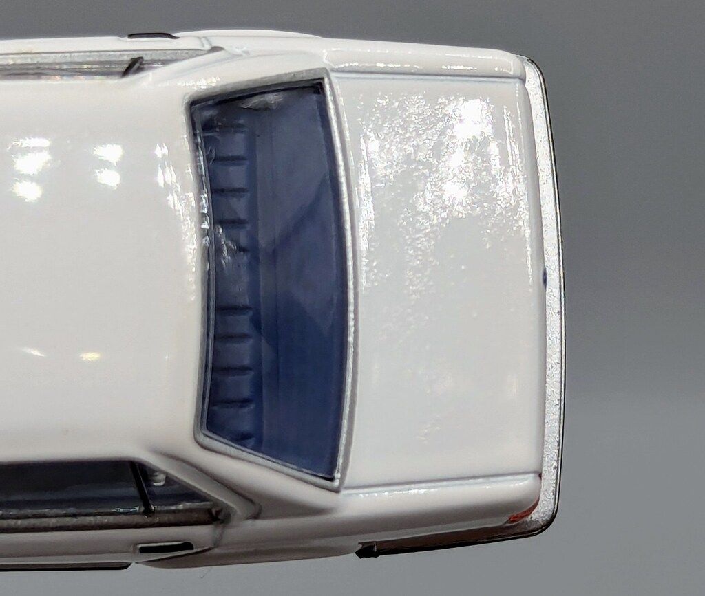 トミカリミテッドヴィンテージネオ BMW 325i 4ドア 白 トミカリミテッドヴィンテージネオ BMW 325i 4ドア 白