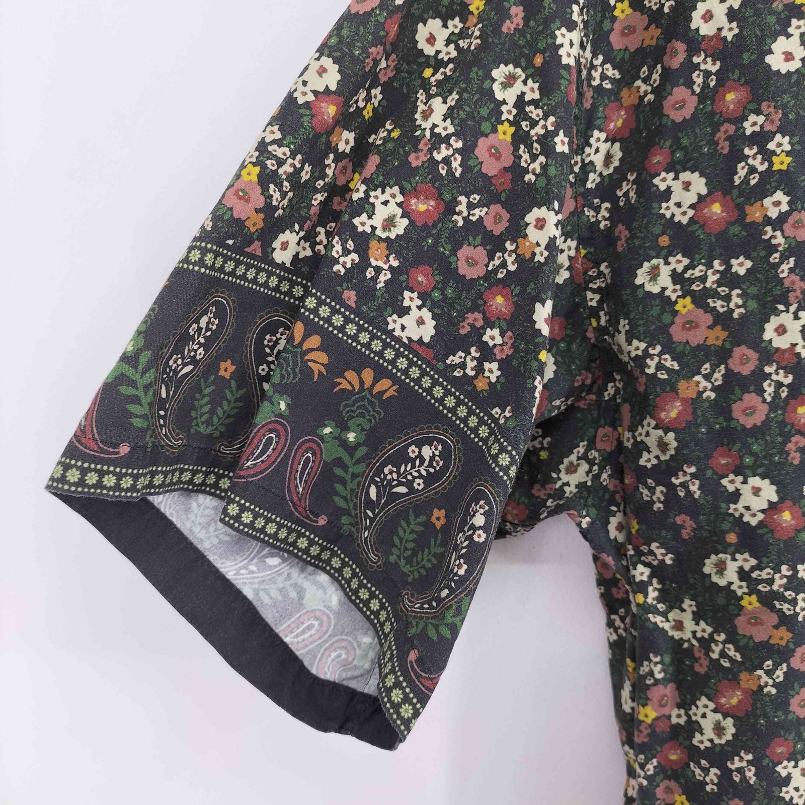 ミスタージェントルマン パーカー 総柄 花柄 メンズ S ネイビータグ付き ミスタージェントルマン MISTERGENTLEMAN 花柄 S/S シャツ