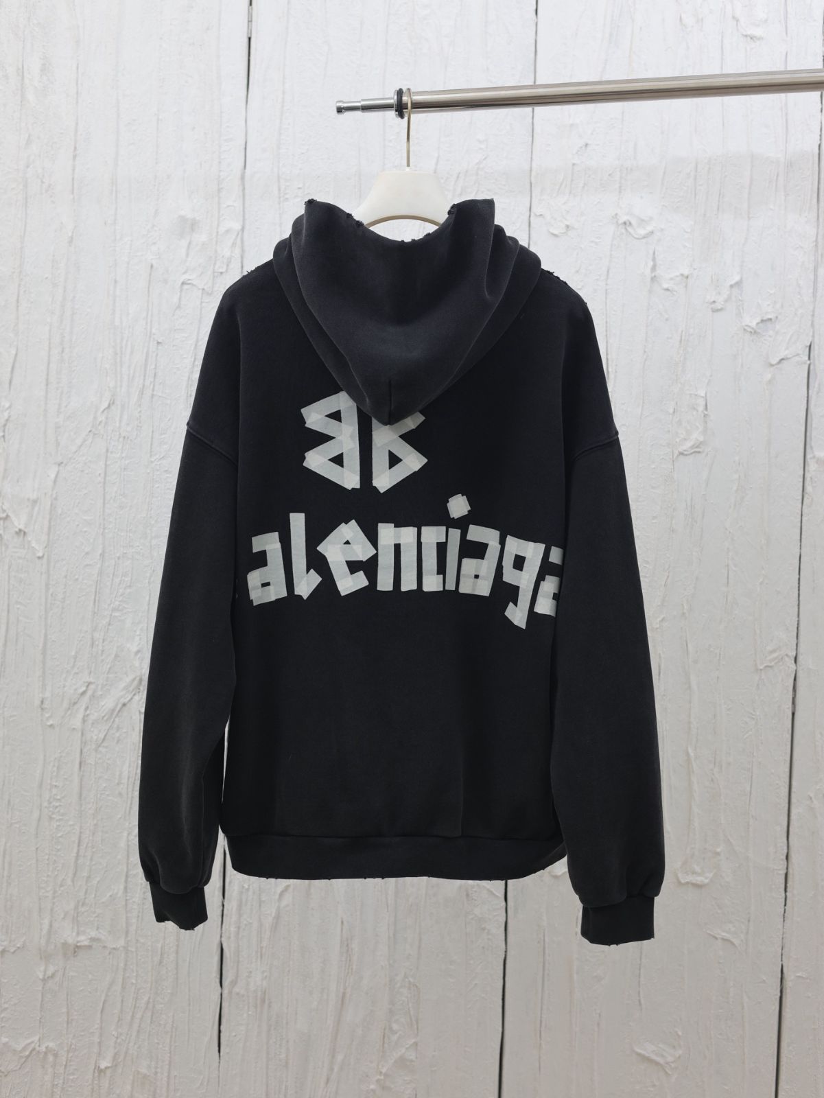 BALENCIAGA