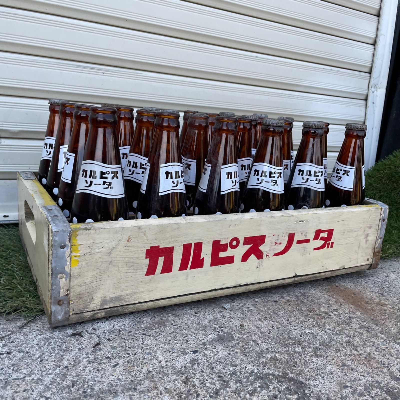 ‼️希少品インテリア水瓶ヒビ無し‼️昭和レトロ焼物 ♭ 昭和レトロ カルピスソーダ 木箱 未開栓/空き瓶 計24本セット
