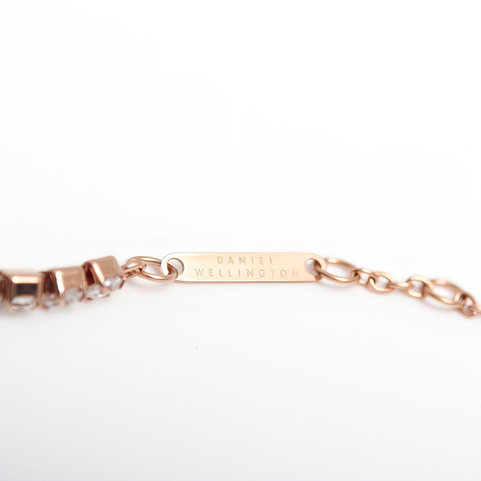 ダニエルウェリントン　テニスネックレス　ゴールド 最新作！Tennis Necklace 煌めく高級ネックレス（ネックレス