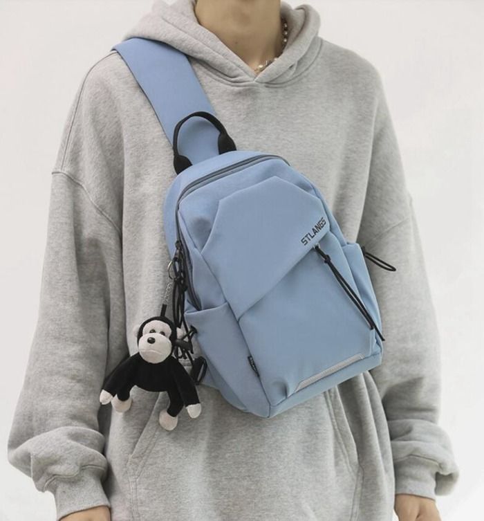 高級感！美品✨TOD'S メッセンジャーバッグ 紺色 肉厚ナイロン 仕事 大容量 Amazon | [J.C HAMILTON] 世界に誇る職人技 耐久性 セカンド
