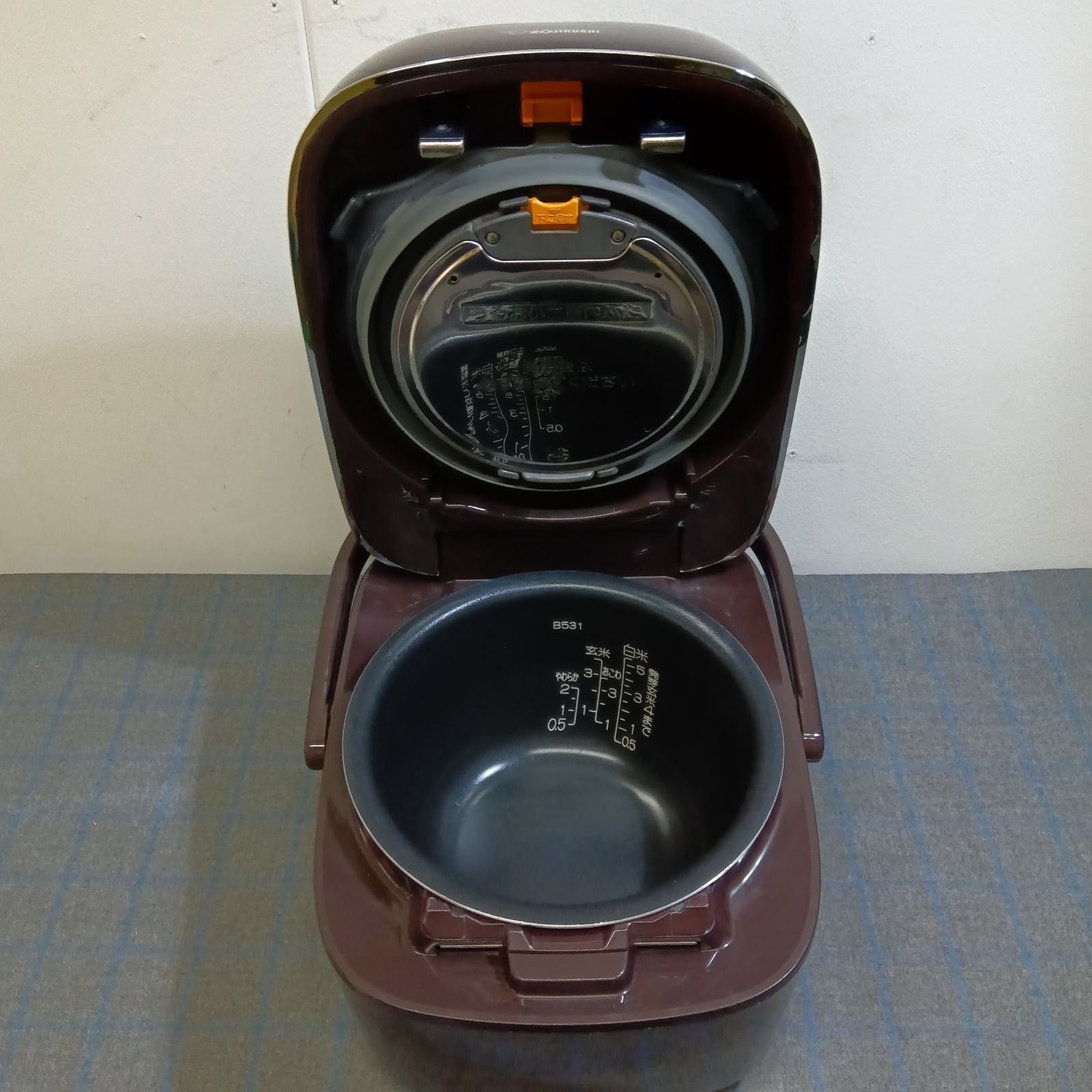 ZOJIRUSHI/象印 圧力IH 炊飯ジャー 極め炊き NW-JB10 2018年製