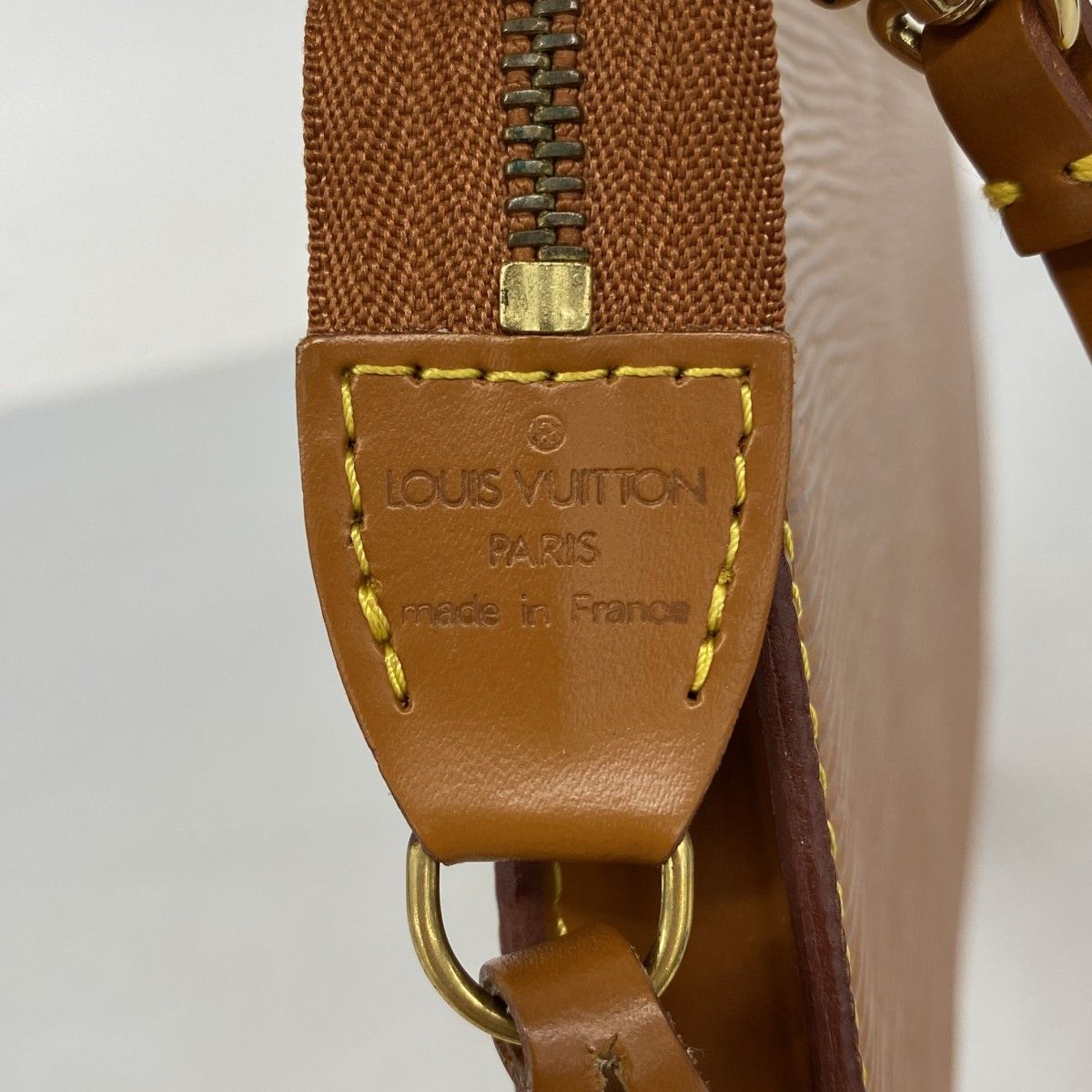 5id5099】ルイヴィトン ポーチ エピ ポシェットアクセソワール M52948  