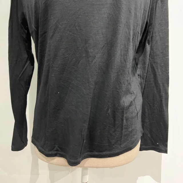 【新品・未使用品】バーバリーロンドン トップス カットソー 刺繍ロゴ 黒 4 バーバリー ロンドン 長袖 Tシャツ カットソー ロゴ刺繡 4 約L