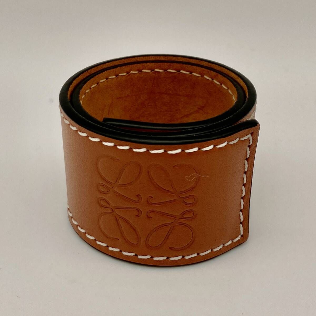 LOEWE ロエベ スモールスラップブレスレット アナグラム 119.19.336 タン ブラウン