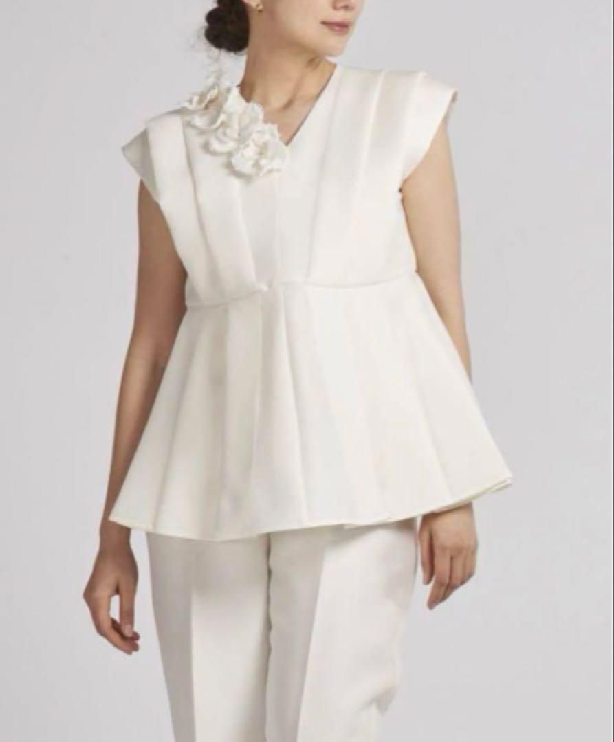 shirocon yori シロコン ヨリ 2021 ブラウス ノースリーブ 立体花モチーフ フラワー プリーツ 34 アイボリー 34