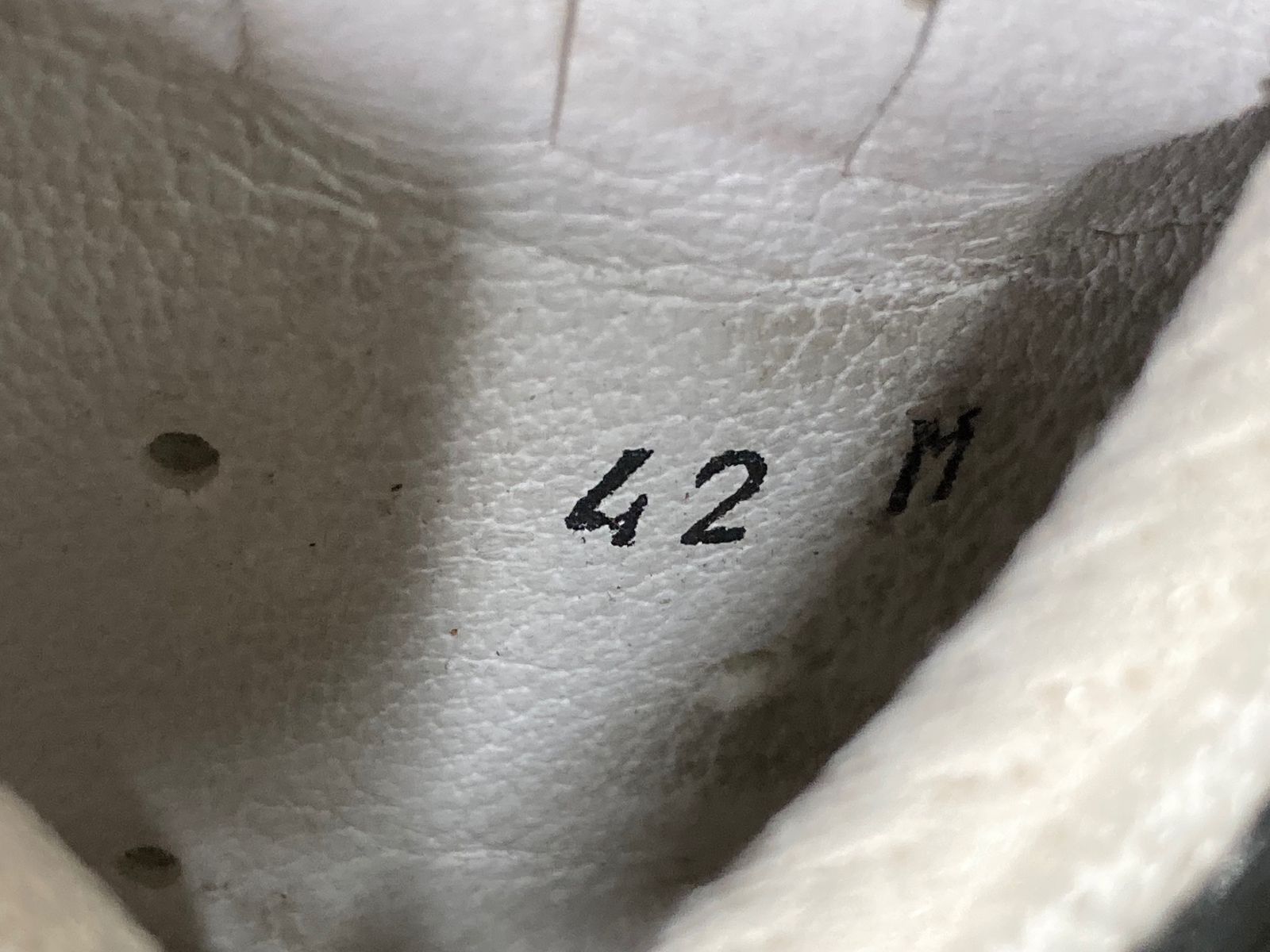 IY844