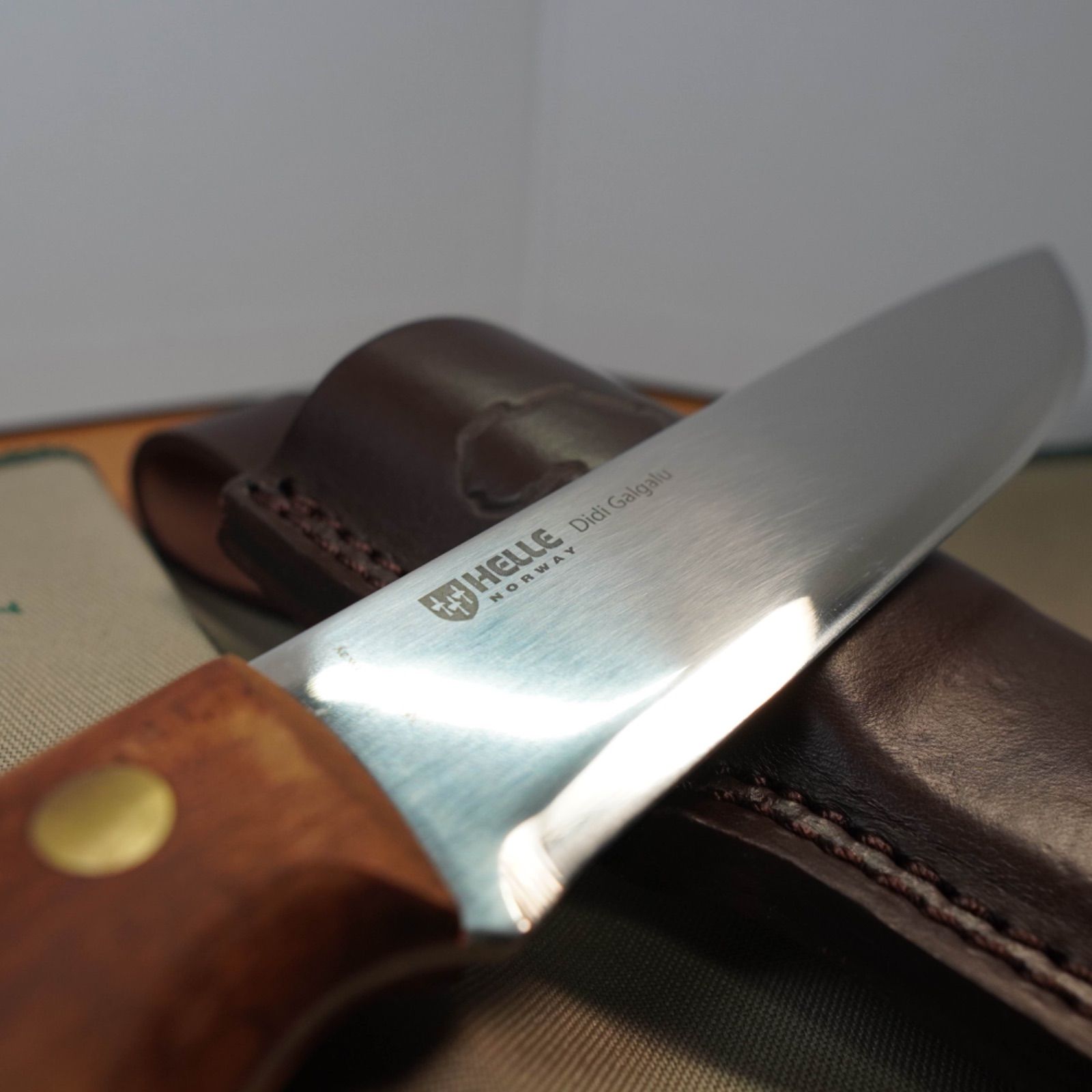 Helle ディディガルガル 香ばしい カーリーバーチ ヒロシ キャンプ 