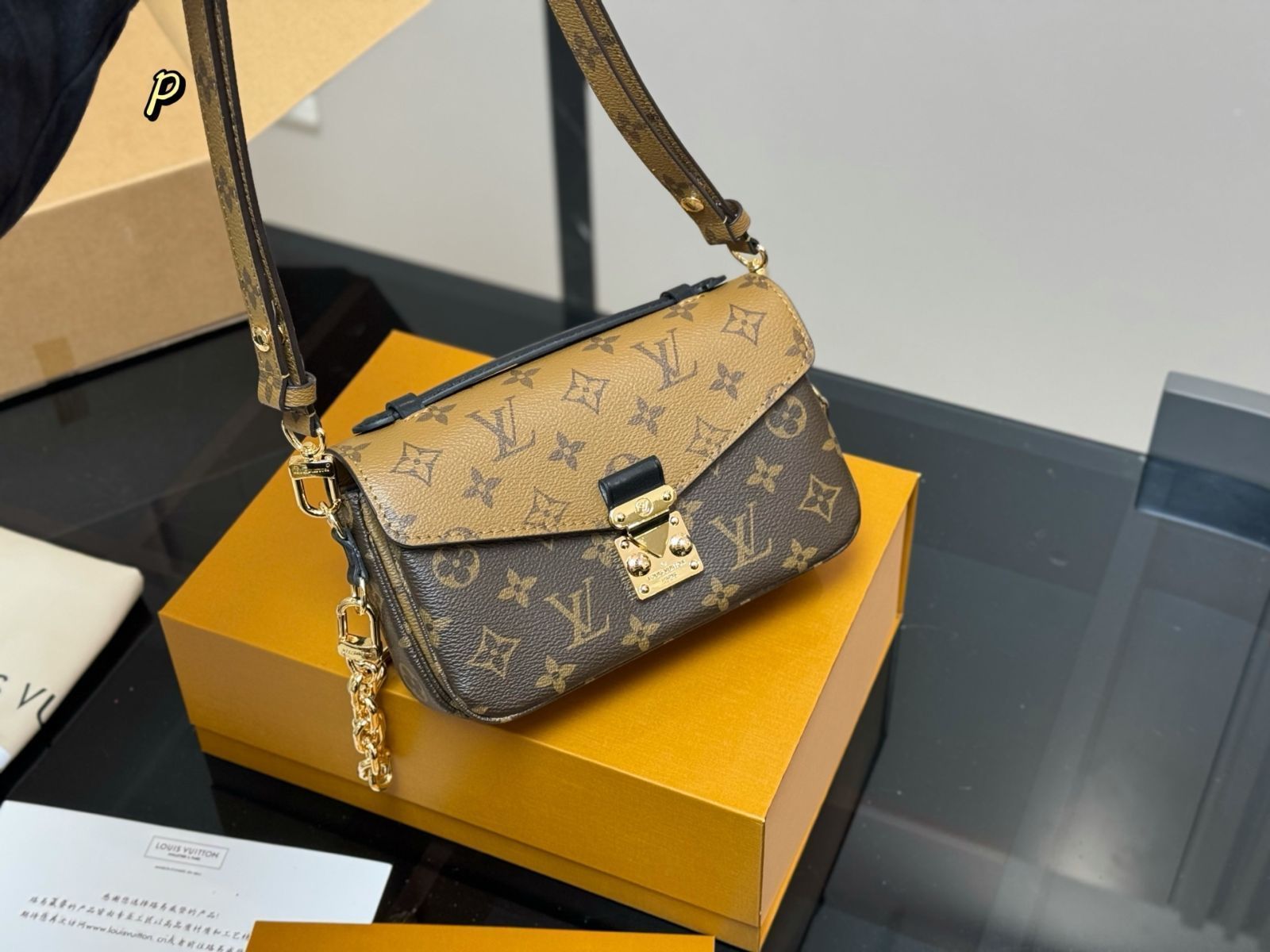 LOUIS VUITTON アベス　メッセンジャーバッグ　モノグラム 今日特価】LV Monogram Messenger Bag ルイ・ヴィトン