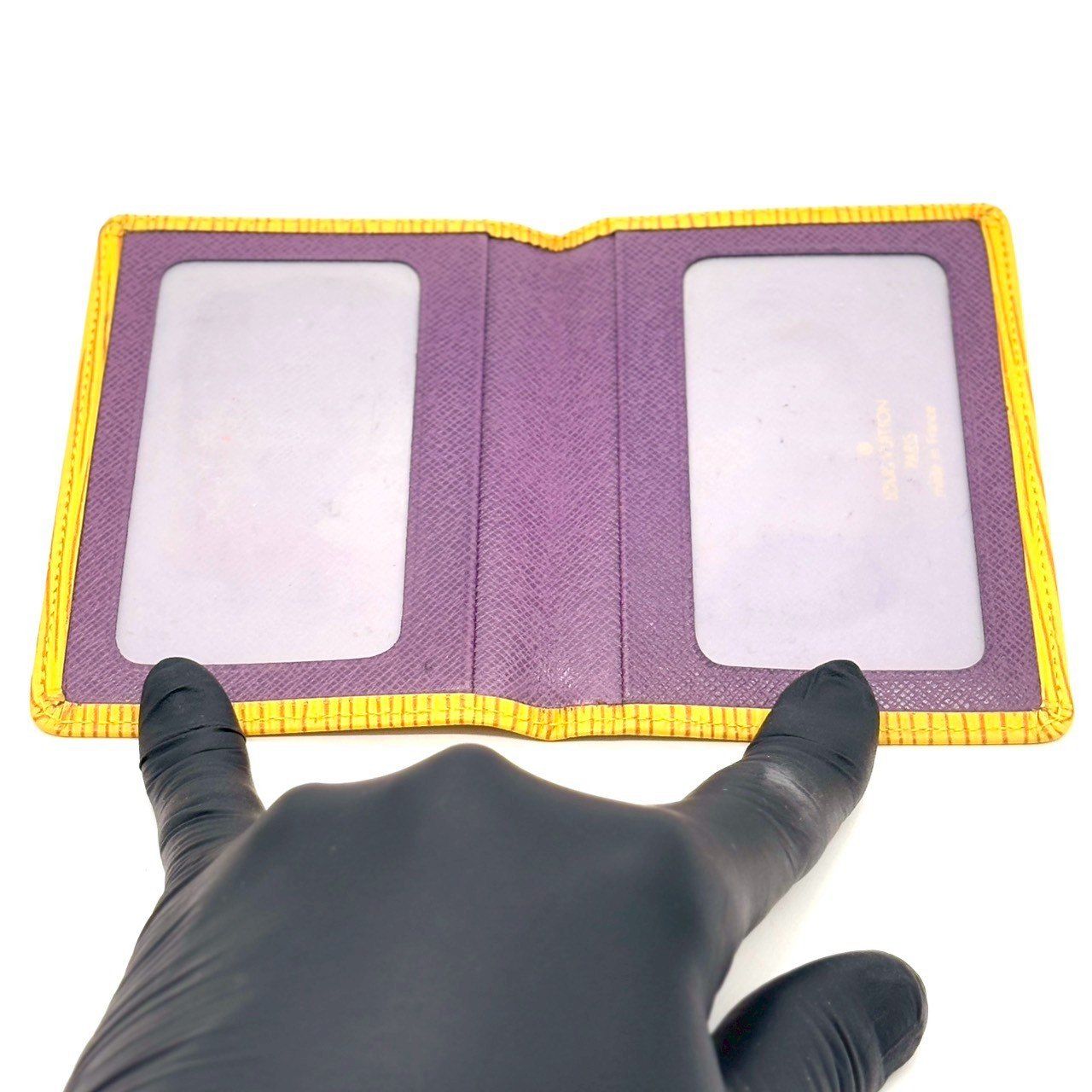 差し色で記憶に残る LOUIS