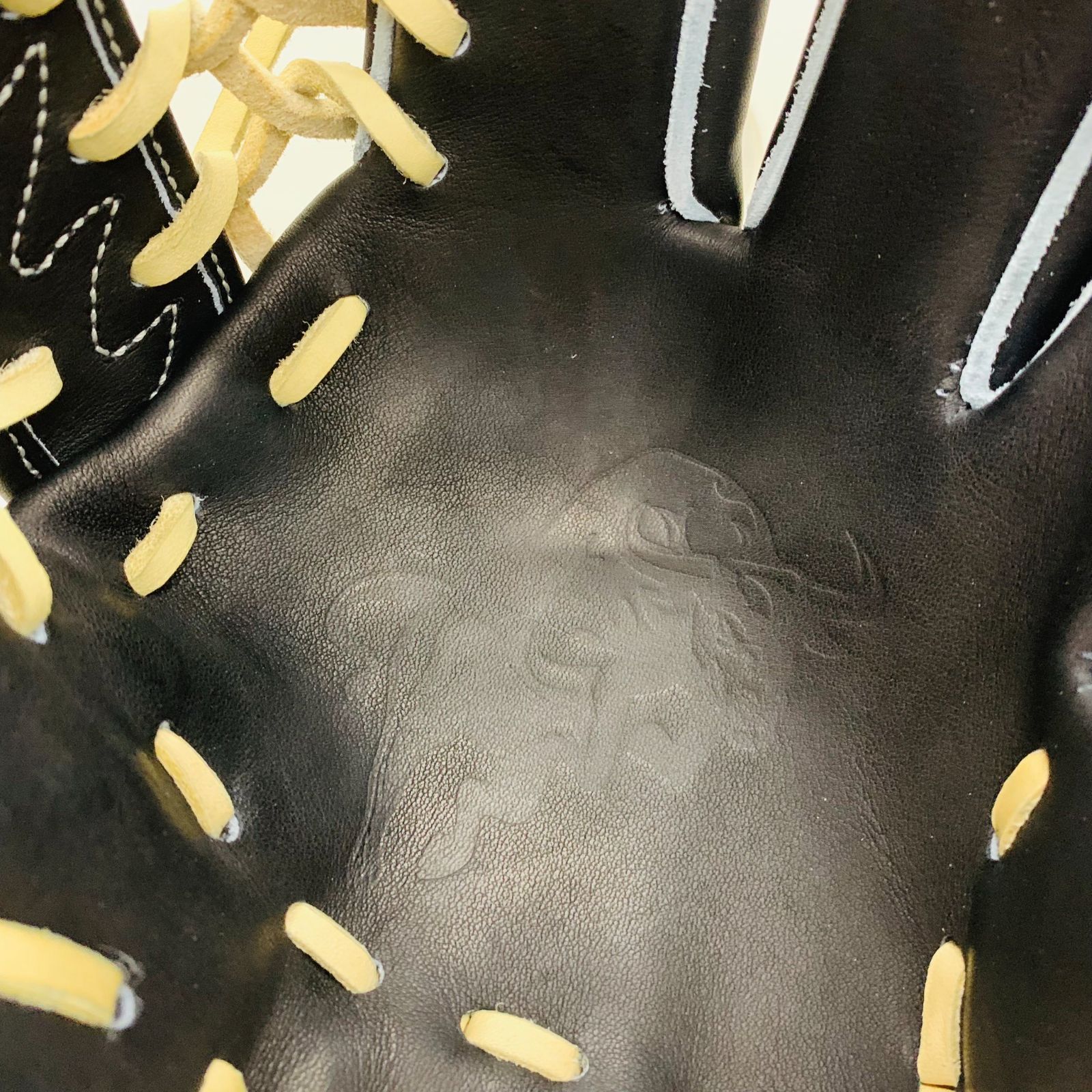 ブラック