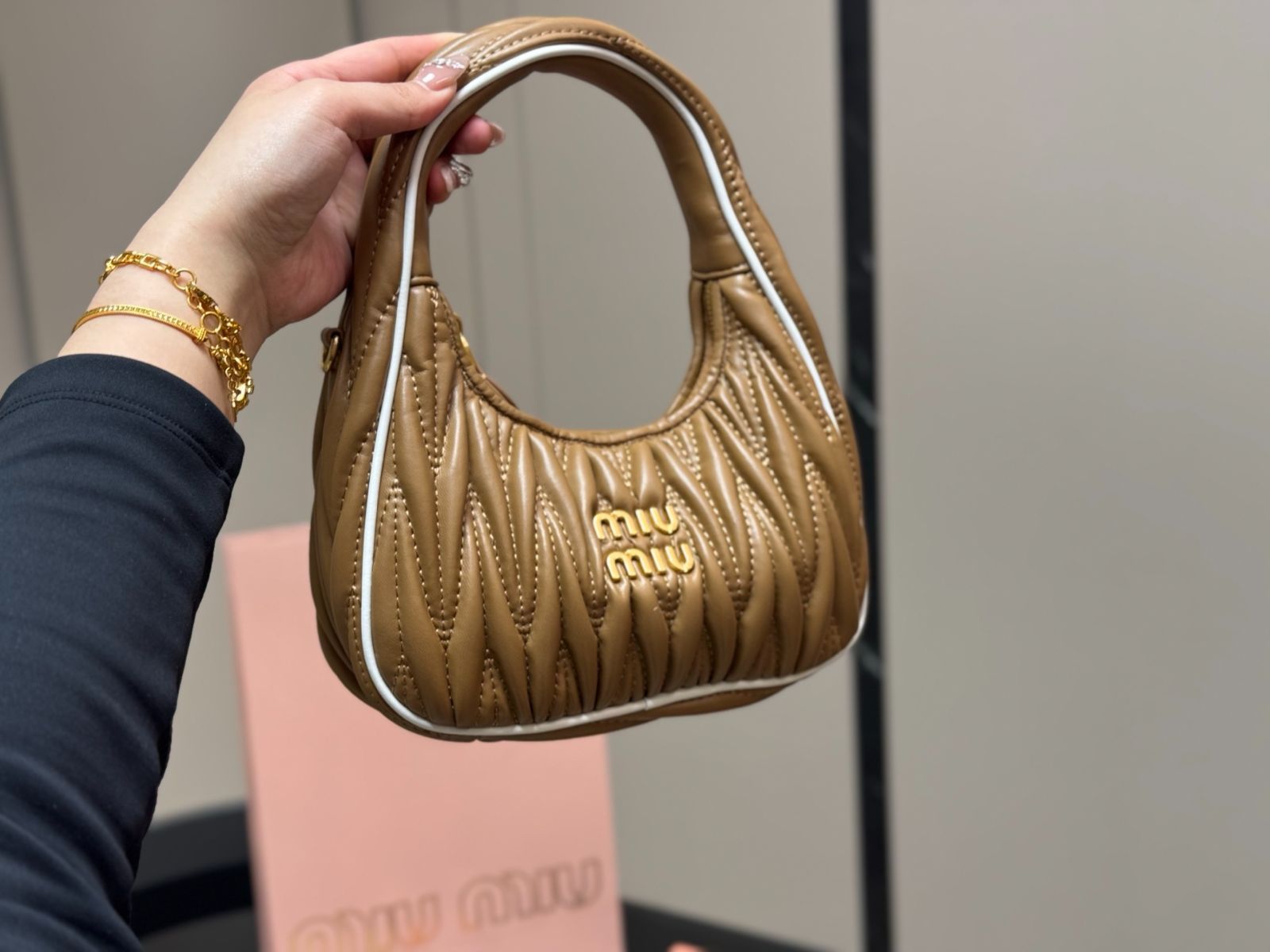 MiuMiu ワンダーウィッカーハンドバッグ resize_image.php?image=miumiu/