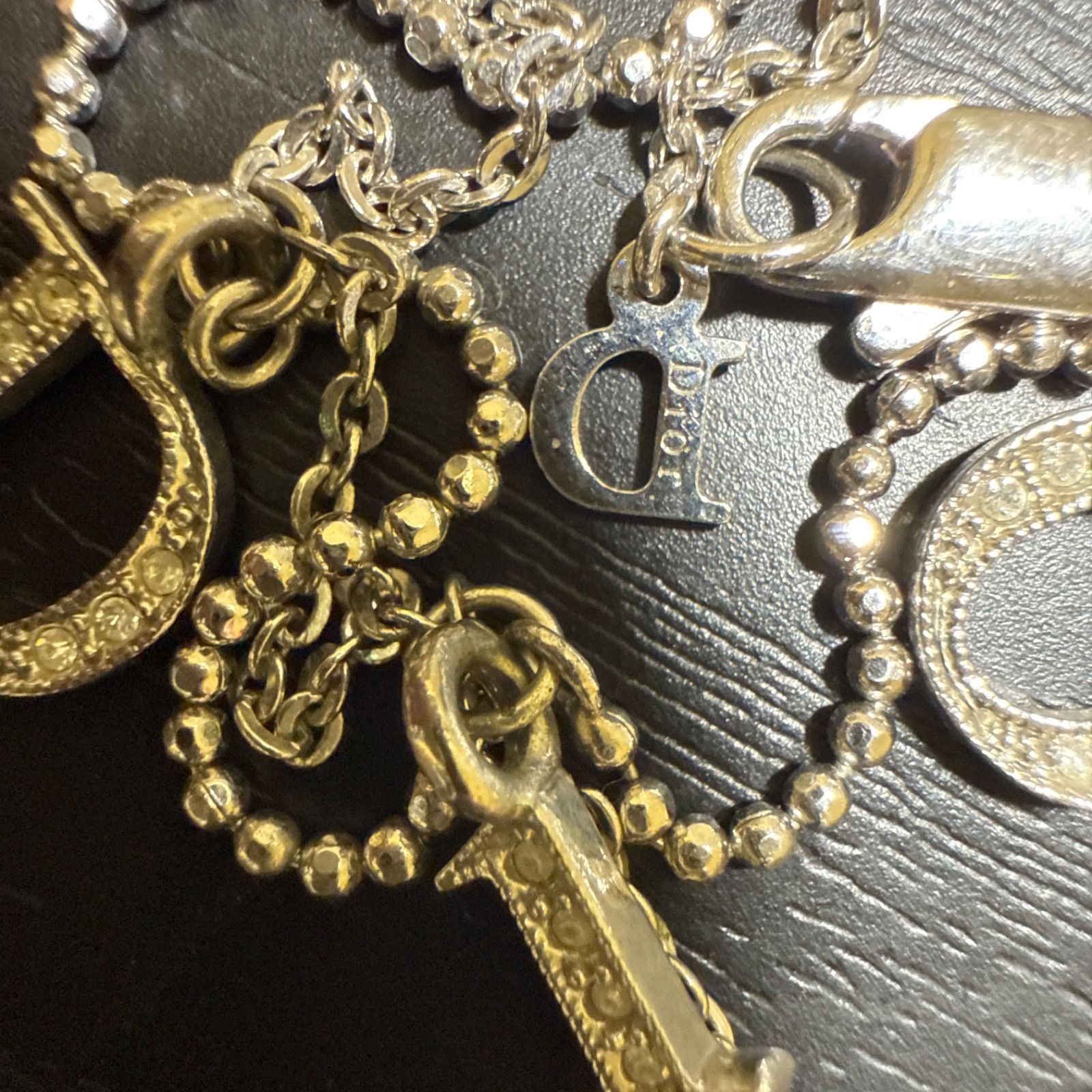 Christian Dior クリスチャンディオール ラインストーン付き Diorロゴ