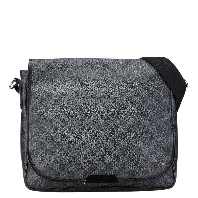 ルイ ヴィトン ダミエ グラフィット ダニエルMM 斜め掛け ショルダーバッグ N58029 ブラック PVC レザー メンズ LOUIS VUITTON【1-0190146】