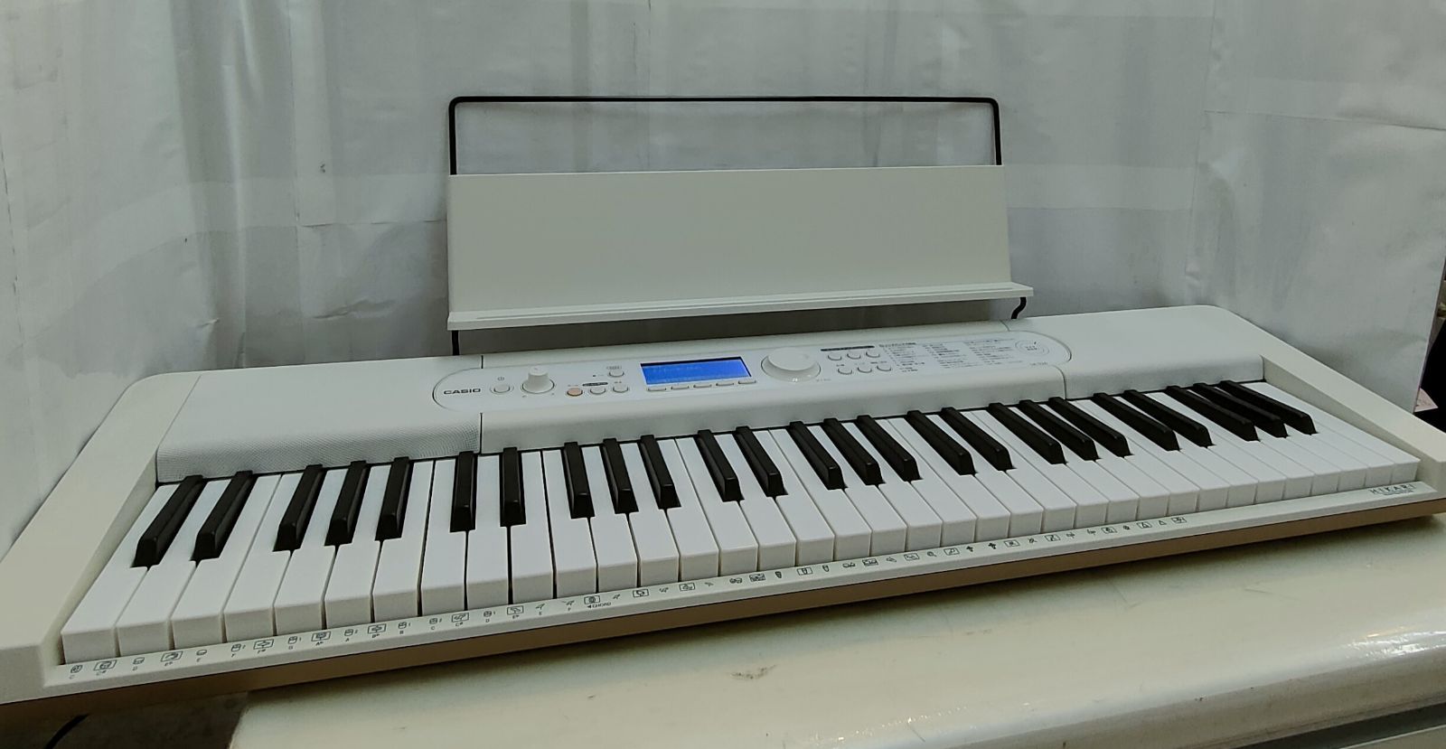 ◆CASIO 電子ピアノ キーボード LK-526 光ナビゲーション