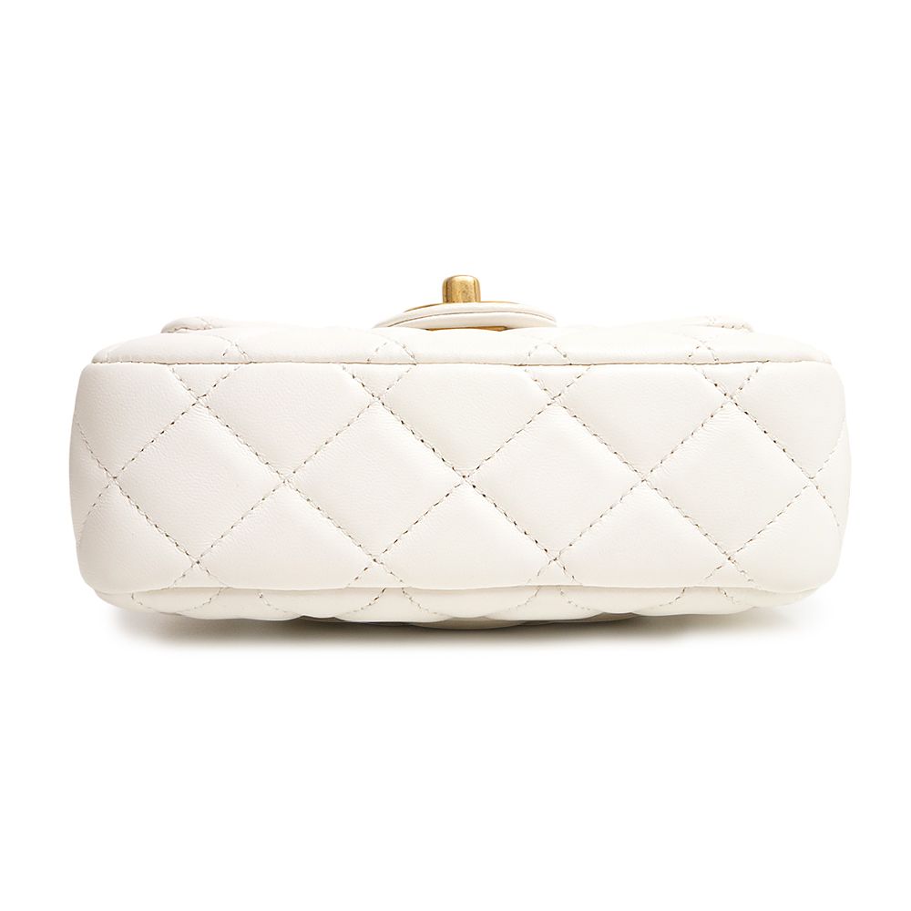 シャネル マトラッセ 17 ミニ ハート チェーン ショルダーバッグ 斜め