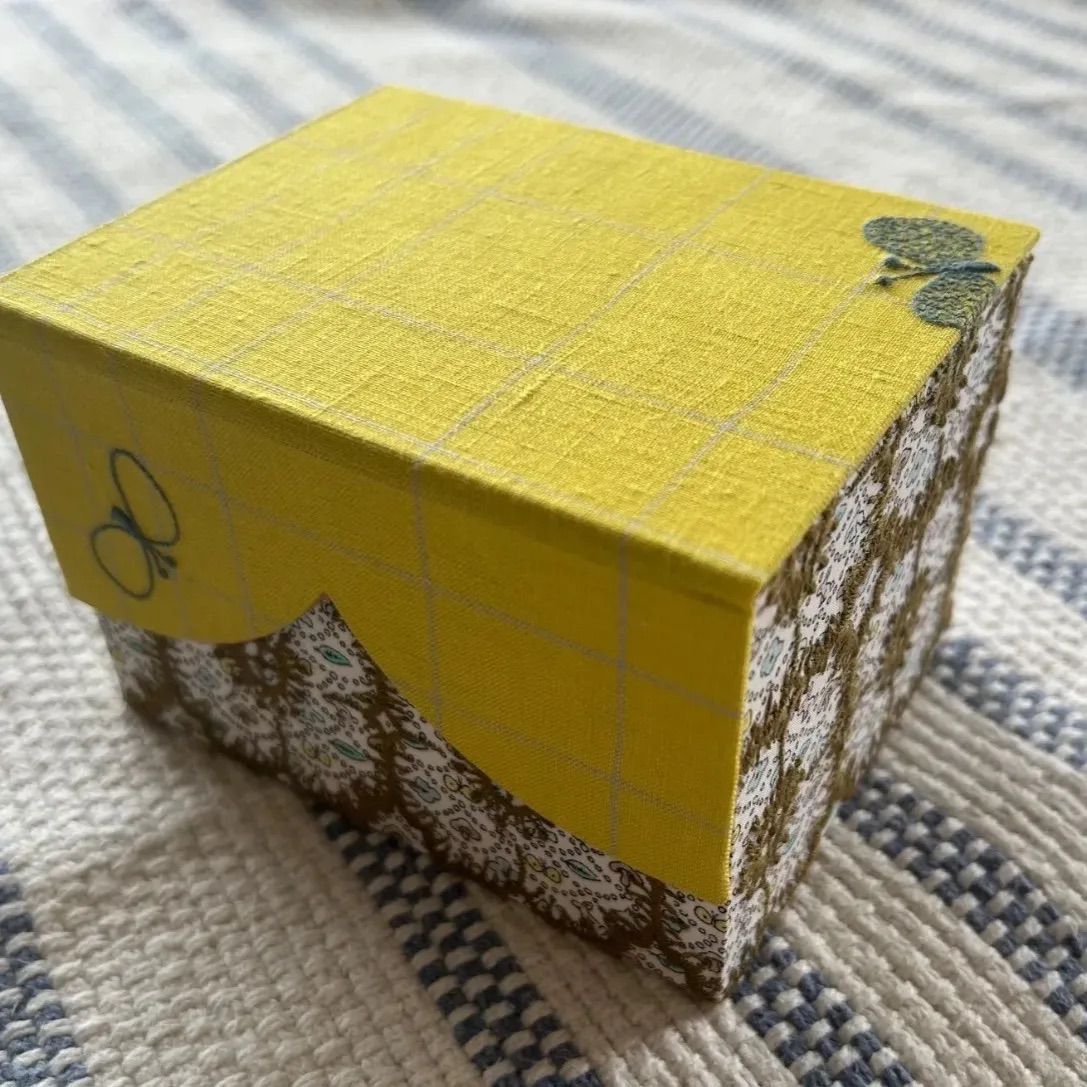 ハンドメイド　マンナイン　ミナペルホネン　生地使用　カルトナージュ　BOX 箱 ミナペルホネン生地使用 カルトナージュ 箱 BOX 小物入れ②
