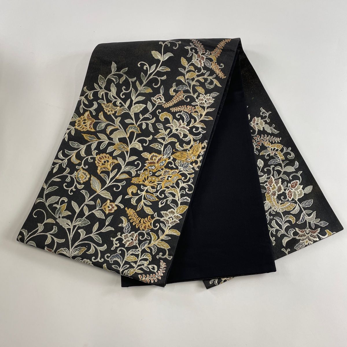 訳あり商品 袋帯 美品 【中古 正絹 お太鼓柄 墨色 金彩 蝶 花唐草 秀品 着物・浴衣