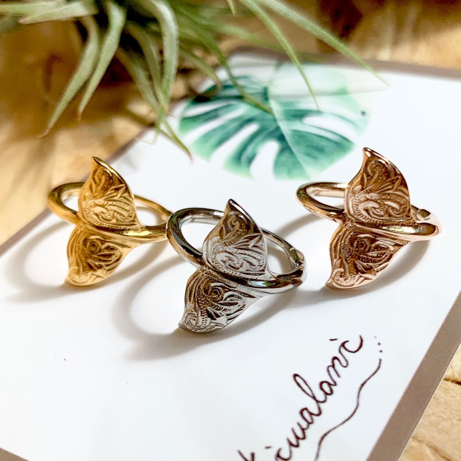 ハワイアンジュエリー 】 ホエールテール フープ ピアス