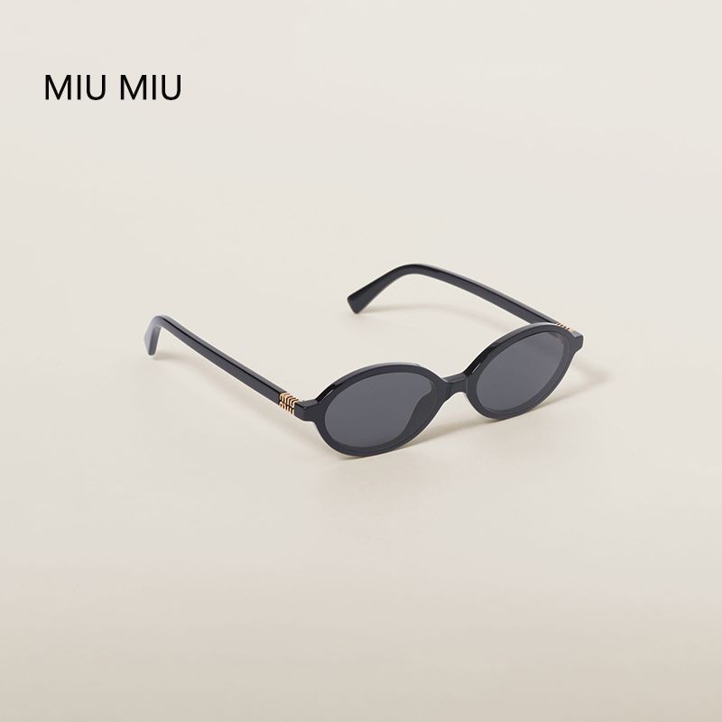 新品未使用 Miu Miu ミュウ リガード サングラス - メルカリ