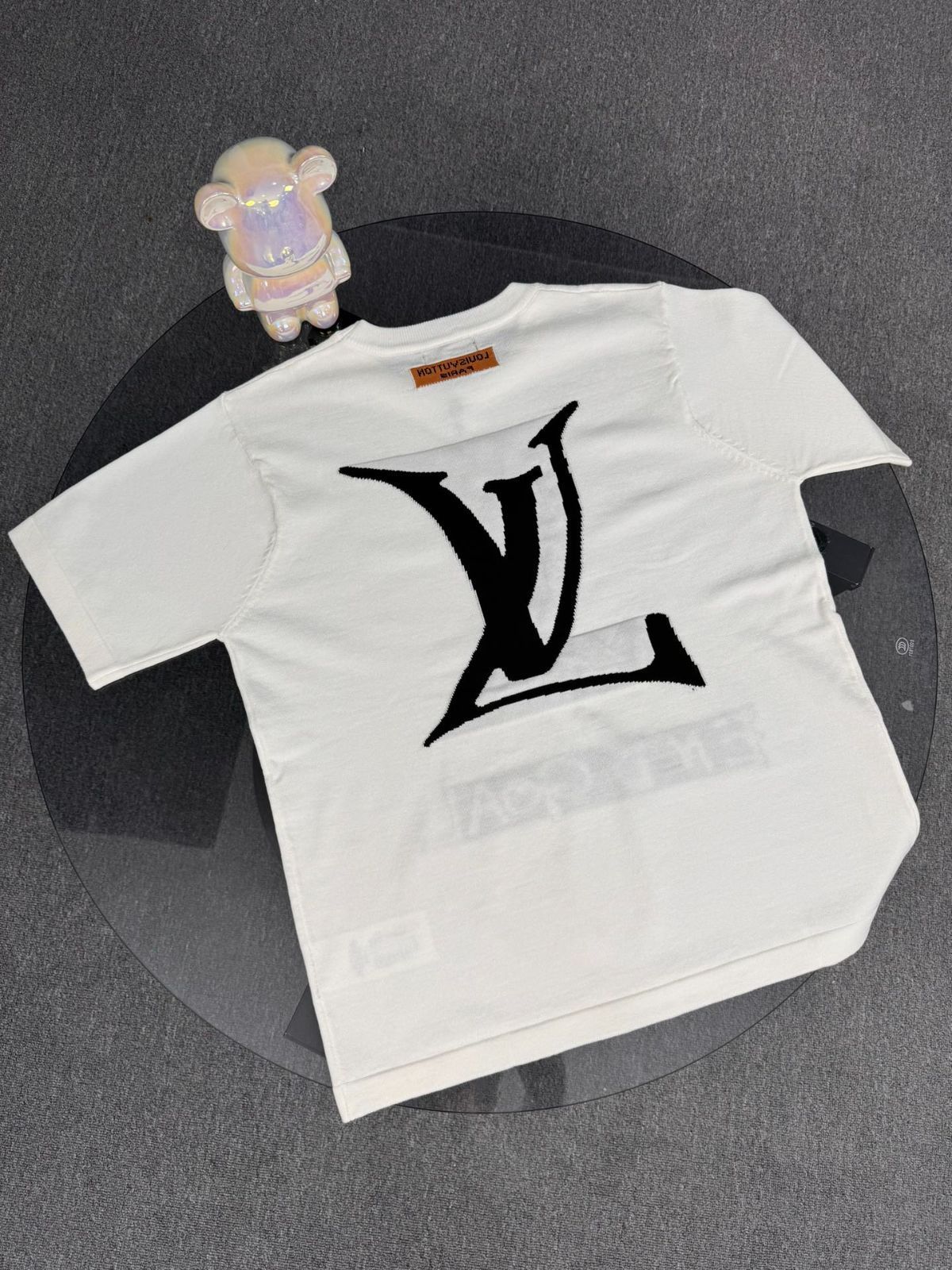 【25SS/シンプルデザイン♪】LouisVuitton Tシャツ 今日特価】Louis Vuitton 25ss 立体大ロゴ刺繍 T シャツ-2