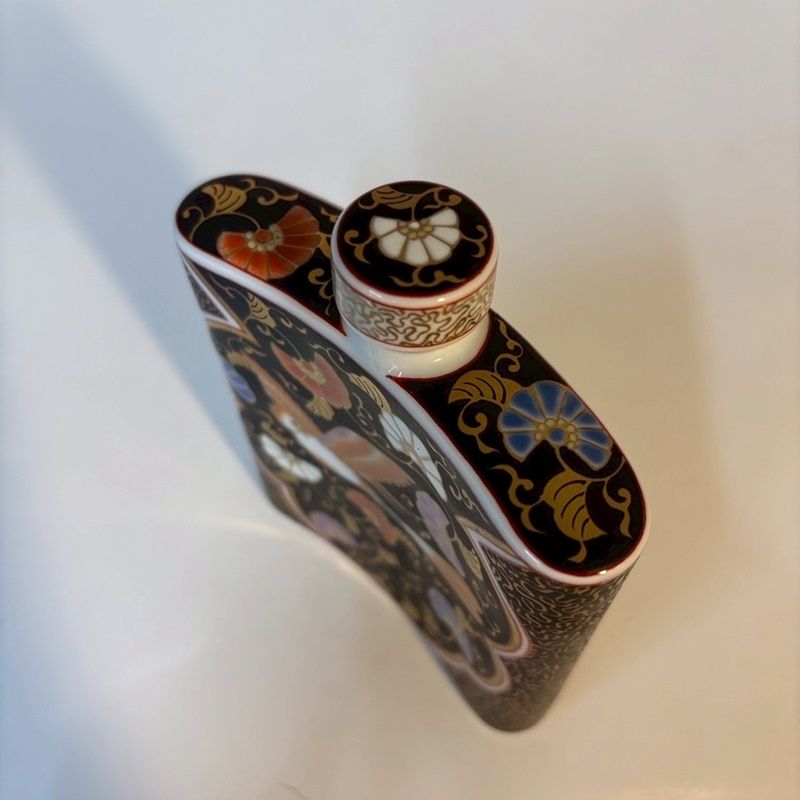 有田焼 其泉 黒外濃金海松鳳凰文 スキットル 金彩 花 鳥 和風 水筒