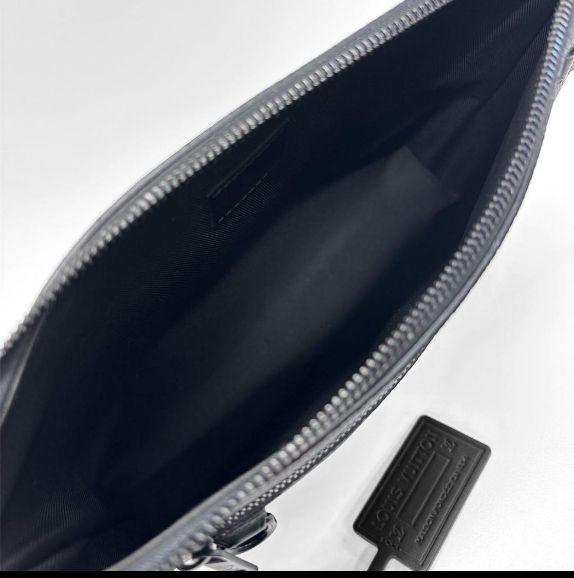 ルイヴィトン ポシェットIPAD