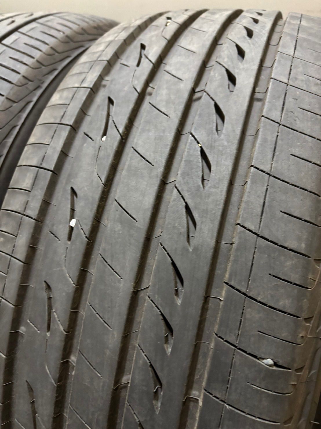225|50R18