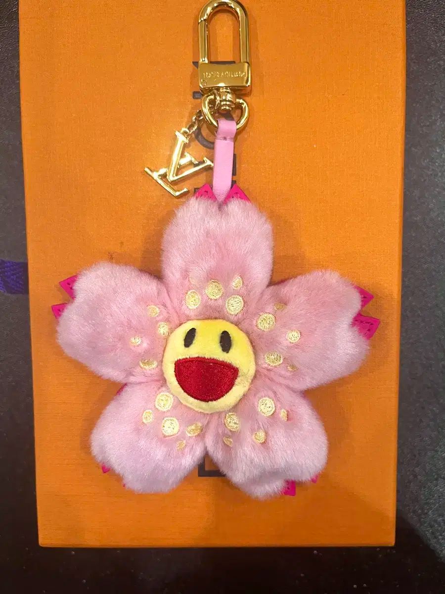 ムラカミ タカシ x Louis Vuitton ルイヴィトン チェリーブロッサム 百 チャーム ピンク