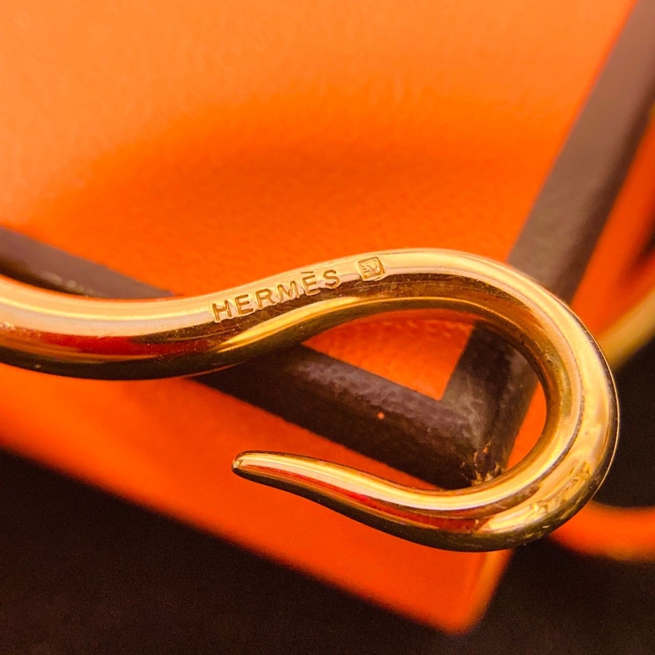 HERMES - HERMES エルメス ブレスレット 本革 バングル 金具 箱付の