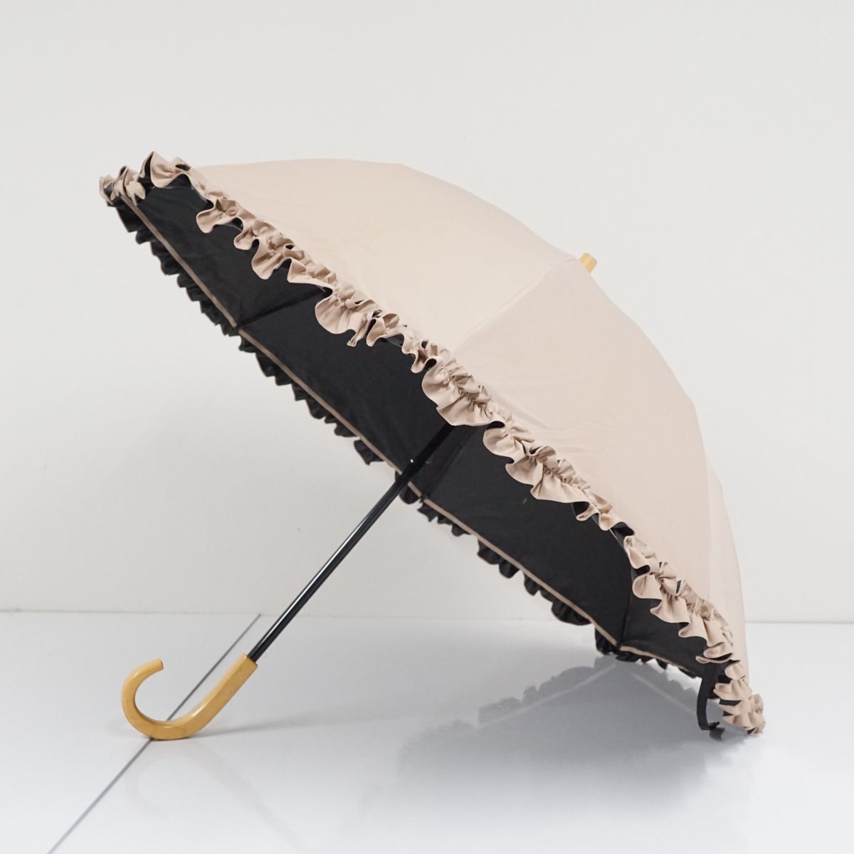 サンバリア100 完全遮光折日傘 USED美品 2段折 フリル ピンク